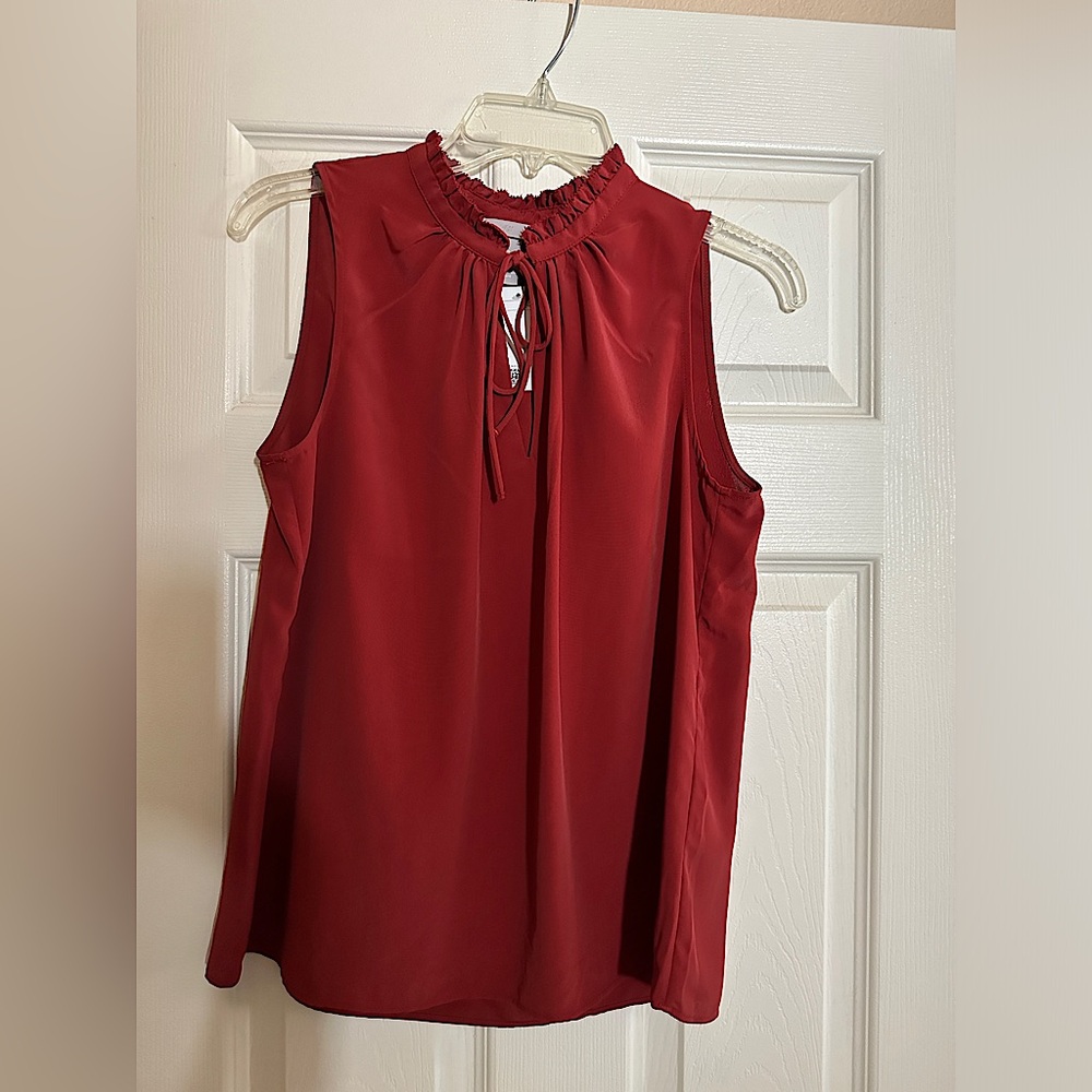 ✨🧡 BNWT H&M Brick Red Sleeveless Ruffle Scrunch Collar Top with Ties Size 6 🧡✨